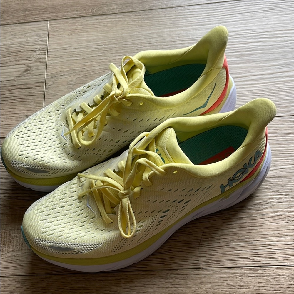 Hoka One One Clifton 8 - Women’s Size: 8.5  Yellow Athletic Shoes